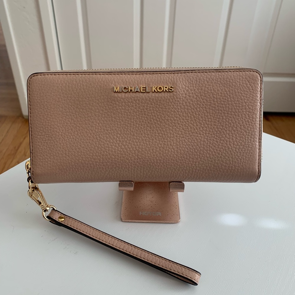 Pink Michael Kors Jet Set Travel Continental Zip around wallet / wristlet